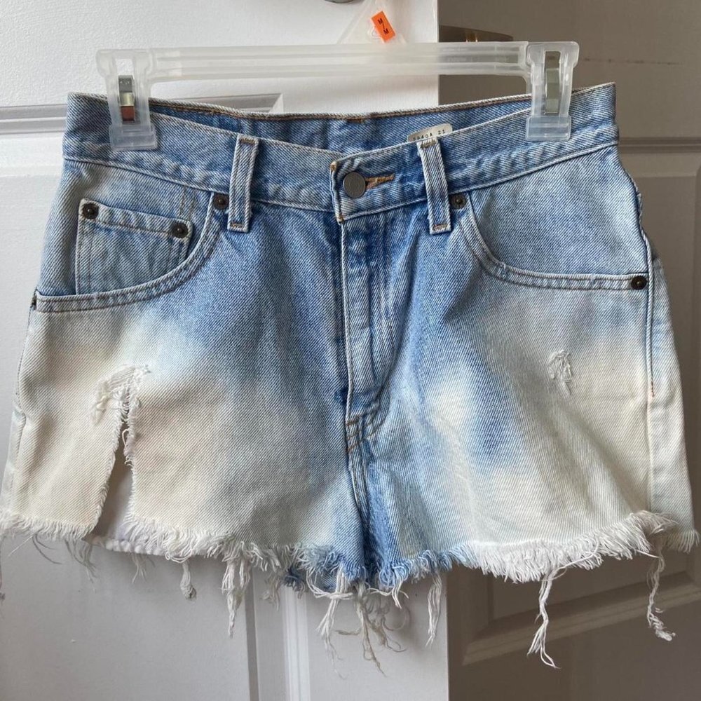 Vintage Ultra Distressed Levi’s Cut-Offs (5 JR)